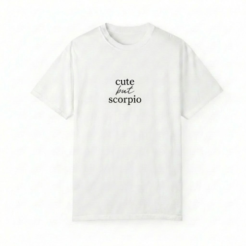 biały t-shirt cute but scorpio.png