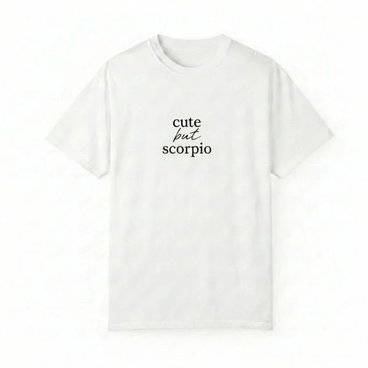 biały t-shirt cute but scorpio.png
